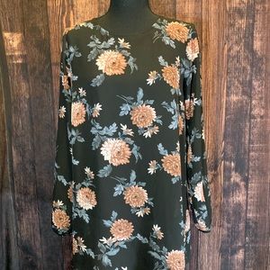 Forever 21 long sleeve flowered blouse